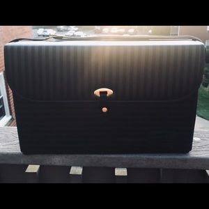 NWOT Mary Kay Business Travel 🧳 Makeup Case.